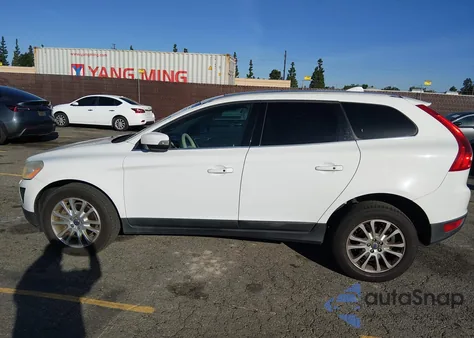 2010 Volvo Xc60 T6/T6 R-Design из США, поврежденный, VIN YV4992DZXA2101387